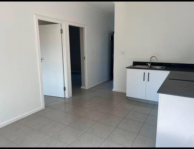 2 BEDROOM APARTMENT TO LET IN WATERFALL